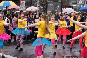 yellow dancers parade