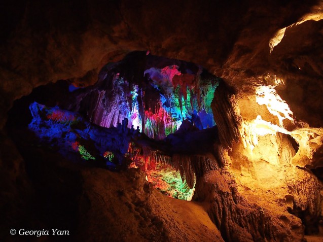 colourful Jenolan caves